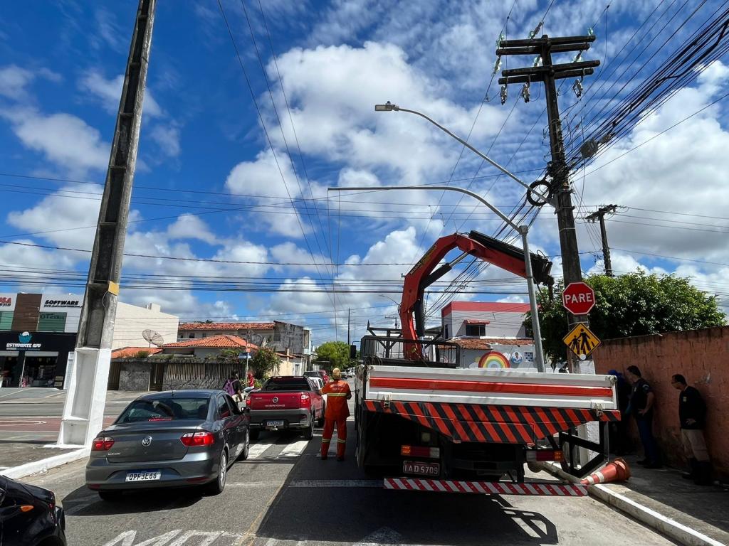 Novo cruzamento semafórico da rua Belém começa a funcionar no modo intermitente - SMTT Aracaju